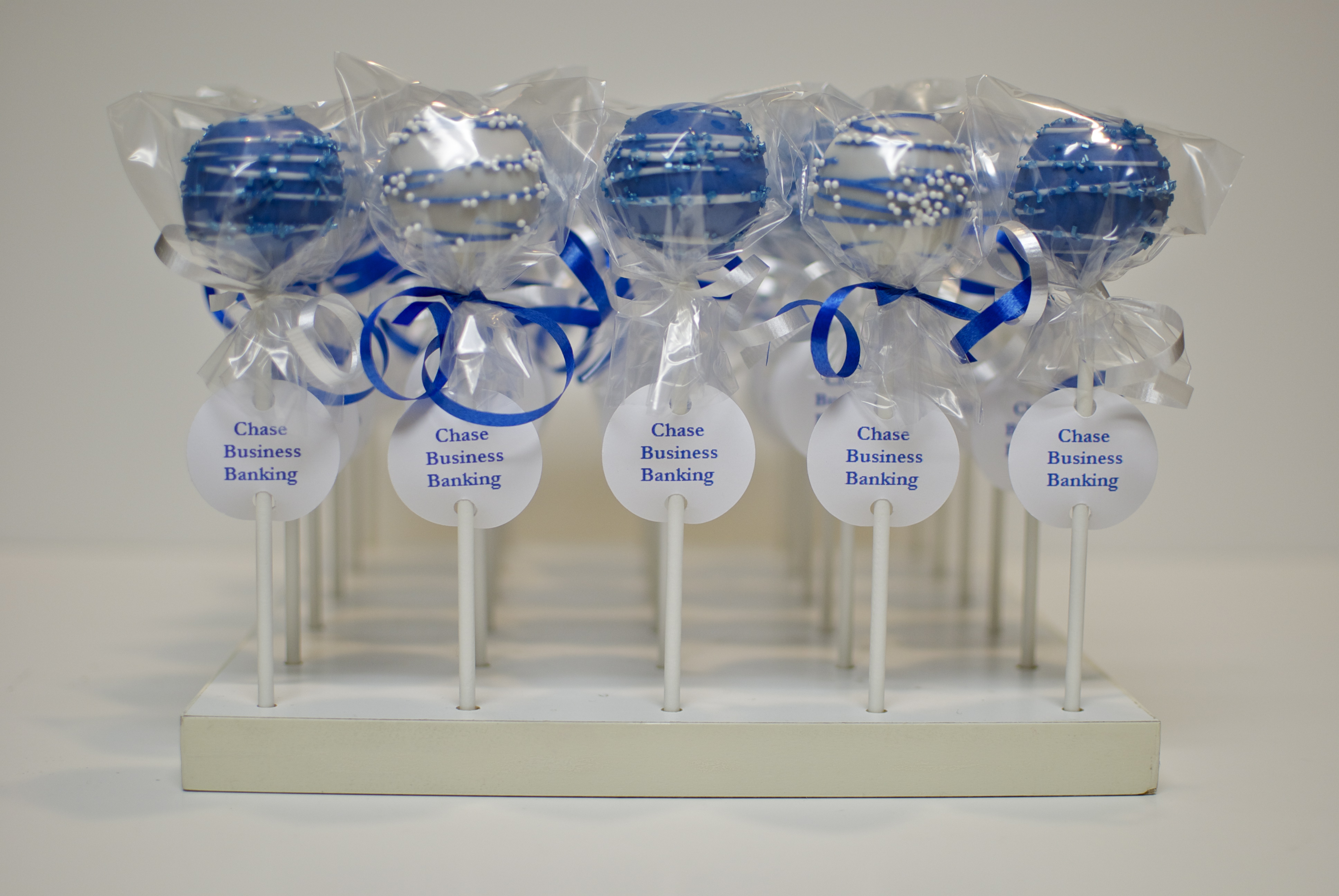 blue and white cake pops3872 x 2592